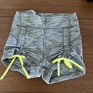 Lululemon drawstring bike shorts green and gray size 4